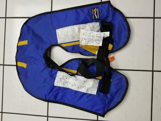 West Marine Sospenders life vest