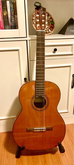 Cordoba guitar with older and calibration
