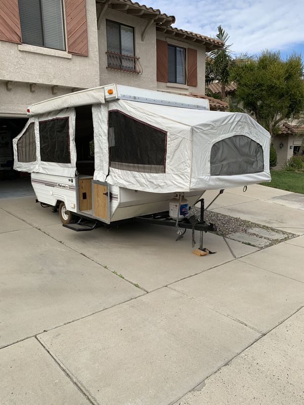 1993 Palomino pop up camping trailer for Sale in Corona
