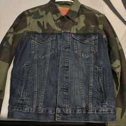 Levi’s Denim Camo Jacket Sz M