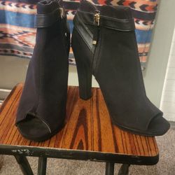 Sam And Libby Black Bootie Boots Size 9