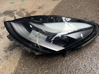 2022 Tesla Model 3 Left Headlight
