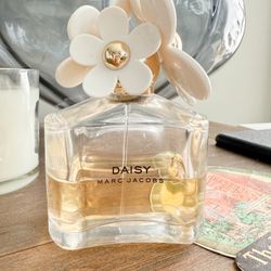 Marc Jacobs Daisy Perfume