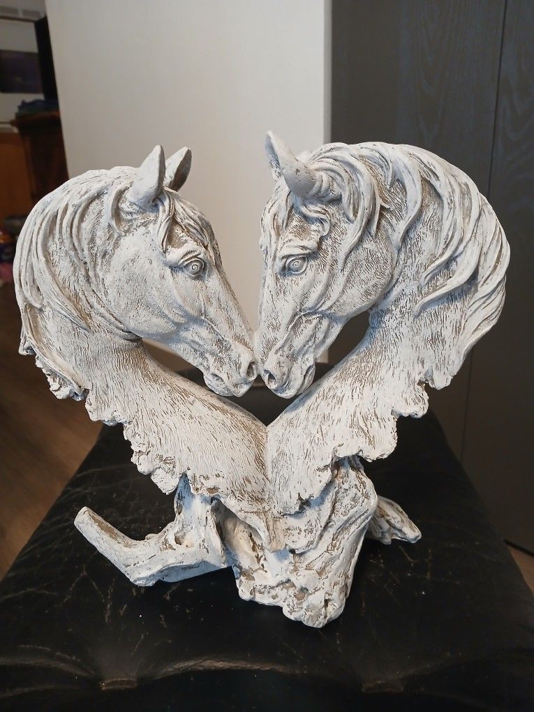 STATUE, HORSE LOVERS