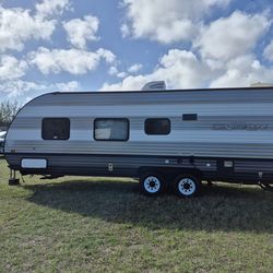 2019 camping trailer very clean great shape