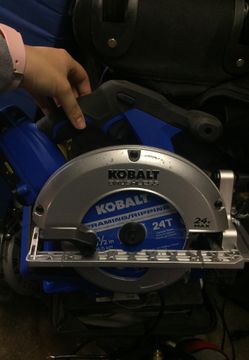 kobalt 24v max brudhless curicular saw