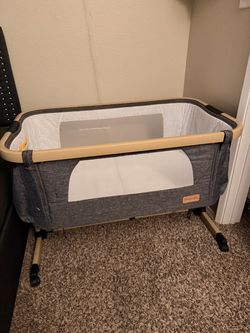 Yamesmile Baby Bassinet with Wheels