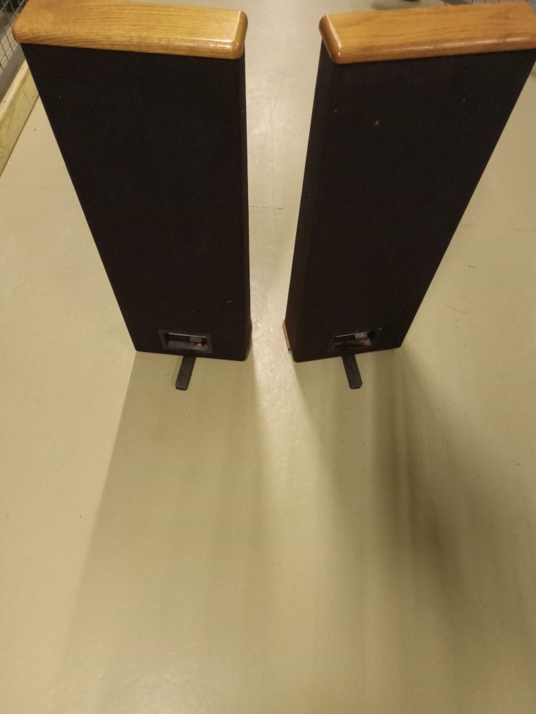 Dcm Speaker In Excellent Condition