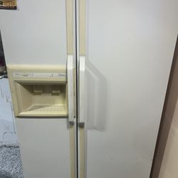 Refrigerator Amana Brand