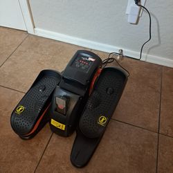 PUTNEN  MOTORIZED ELLIPTICAL TRAINER 