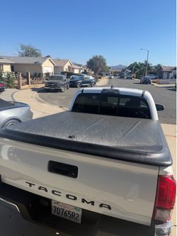 219 Tacoma bed cover