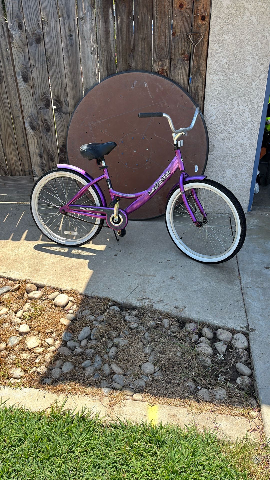 Kent La jolla Street Cruiser 24 In Light Weight Aluminum Girls Bike Used but Still In Good Condition $ 50 Dollars