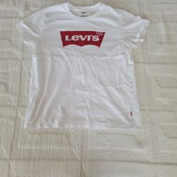 White Levi's T-shirt