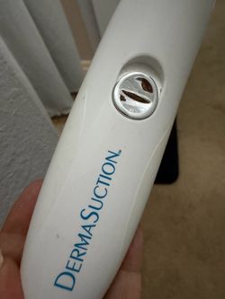 DermaSuction Pore Cleansing Device