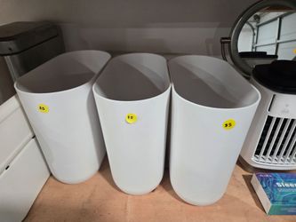 iDesign Small Slim Plastic Bathroom Trash Can, White | Bedroom, Office, Desk, Dorm - 3 Available