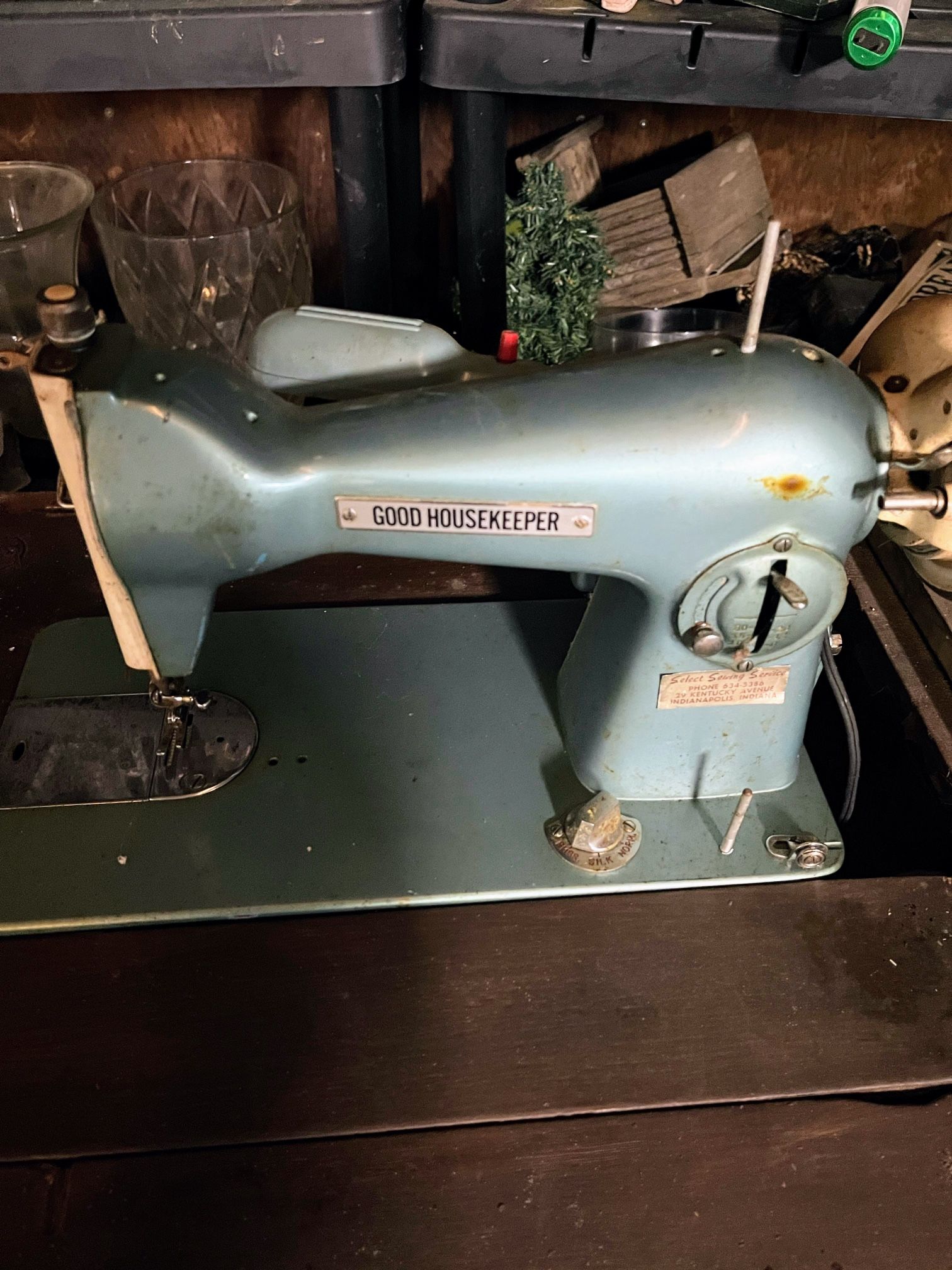 Good Housekeeper Sewing Machine 