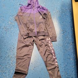 WOMEN TRACKSUIT SIZE LARGE
