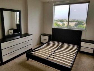 New black & white queen bedroom set