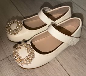 Girls shoes