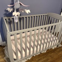 Crib With Mattress 