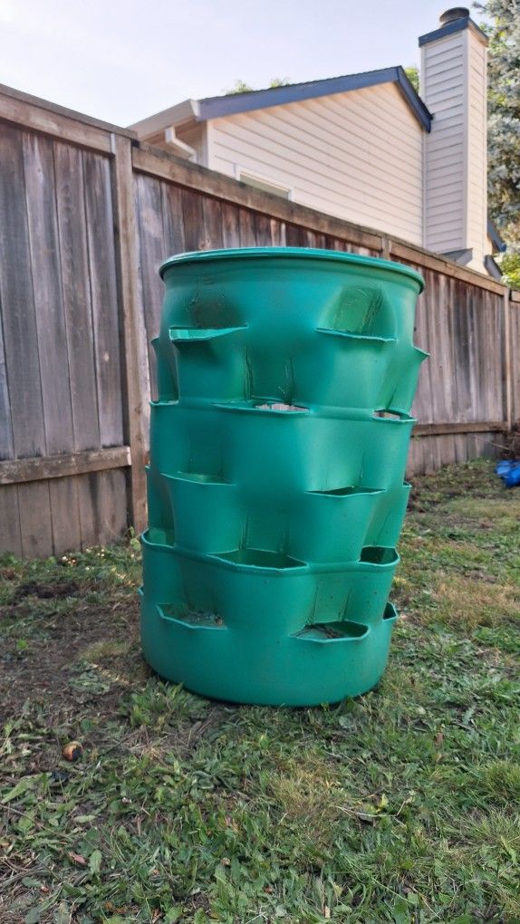 30 Plant Hydroponic Garden Barrel Setup