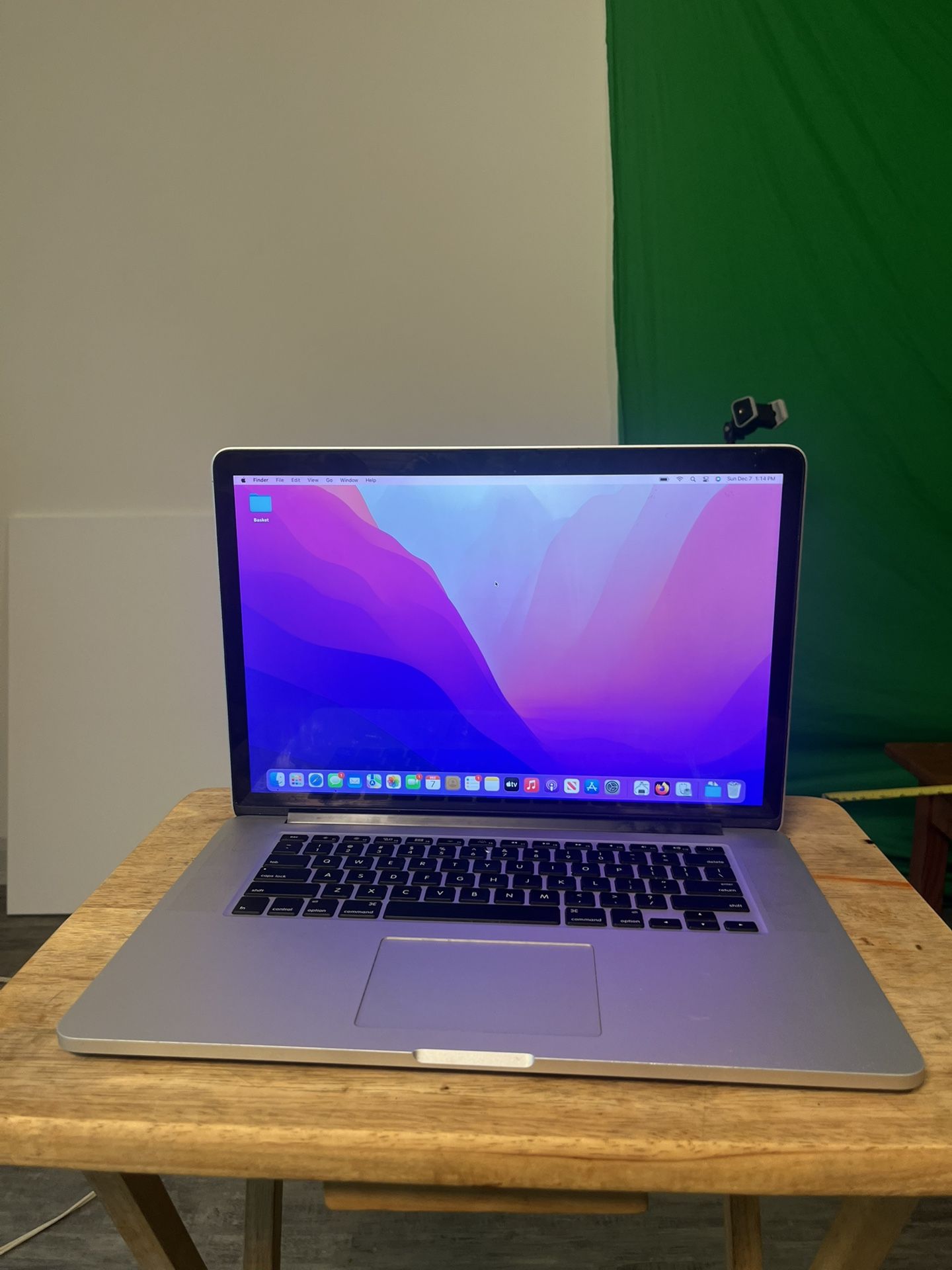 MacBook Pro (2015) 16 in Screen