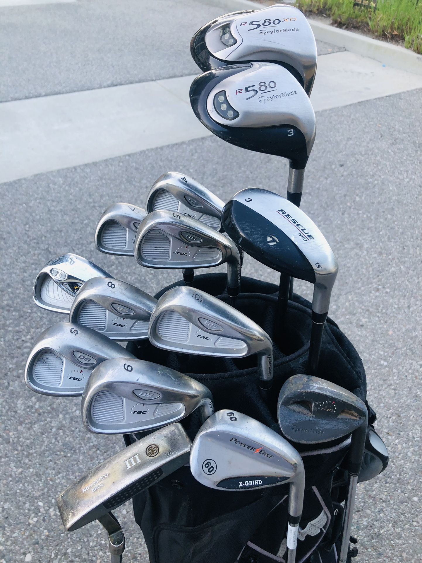 Taylormade Golf set Irons 5-PW, SW with Taylormade Driver & Golf Bag