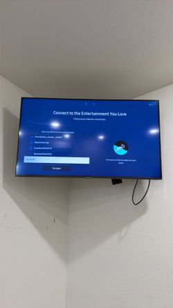 2 Samsung 42” tvs with wall mount