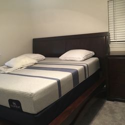 Bed And Dresser With Mirror