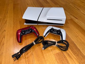 PS5 Slim Disc 1TB + 2 DualSense Controllers - Excellent Condition
