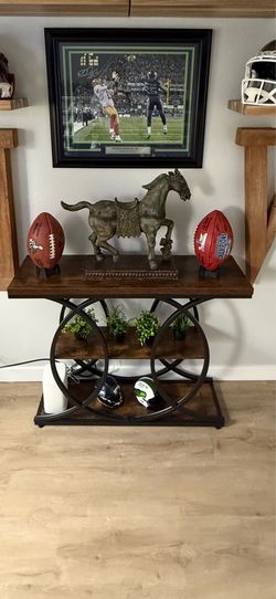 Decorative table