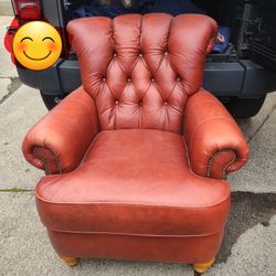 Leather Tufted Chair 