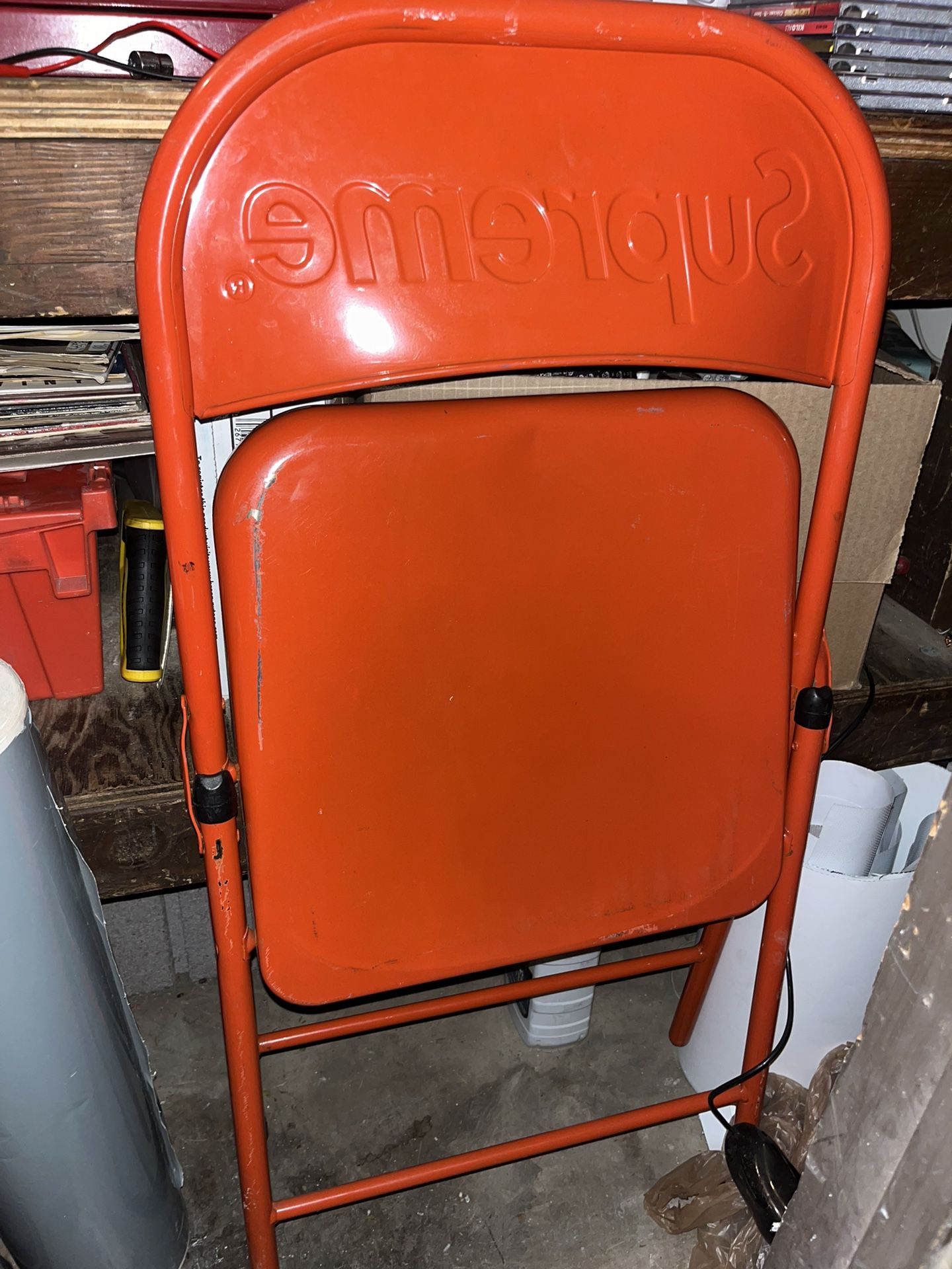 Supreme Metal Folding Chair (red)