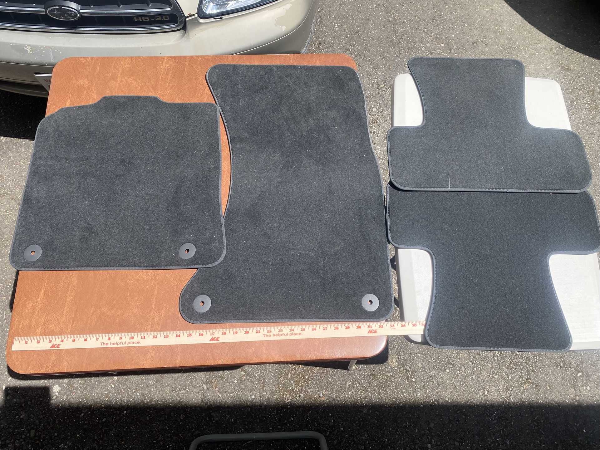 4 New Audi Q5 Car Floor Mats 8R1 863 691 A QA5 8R0 864 450
