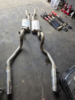 Mustang new edge 99-04 Magnaflow mufflers! NOT CATS!!!