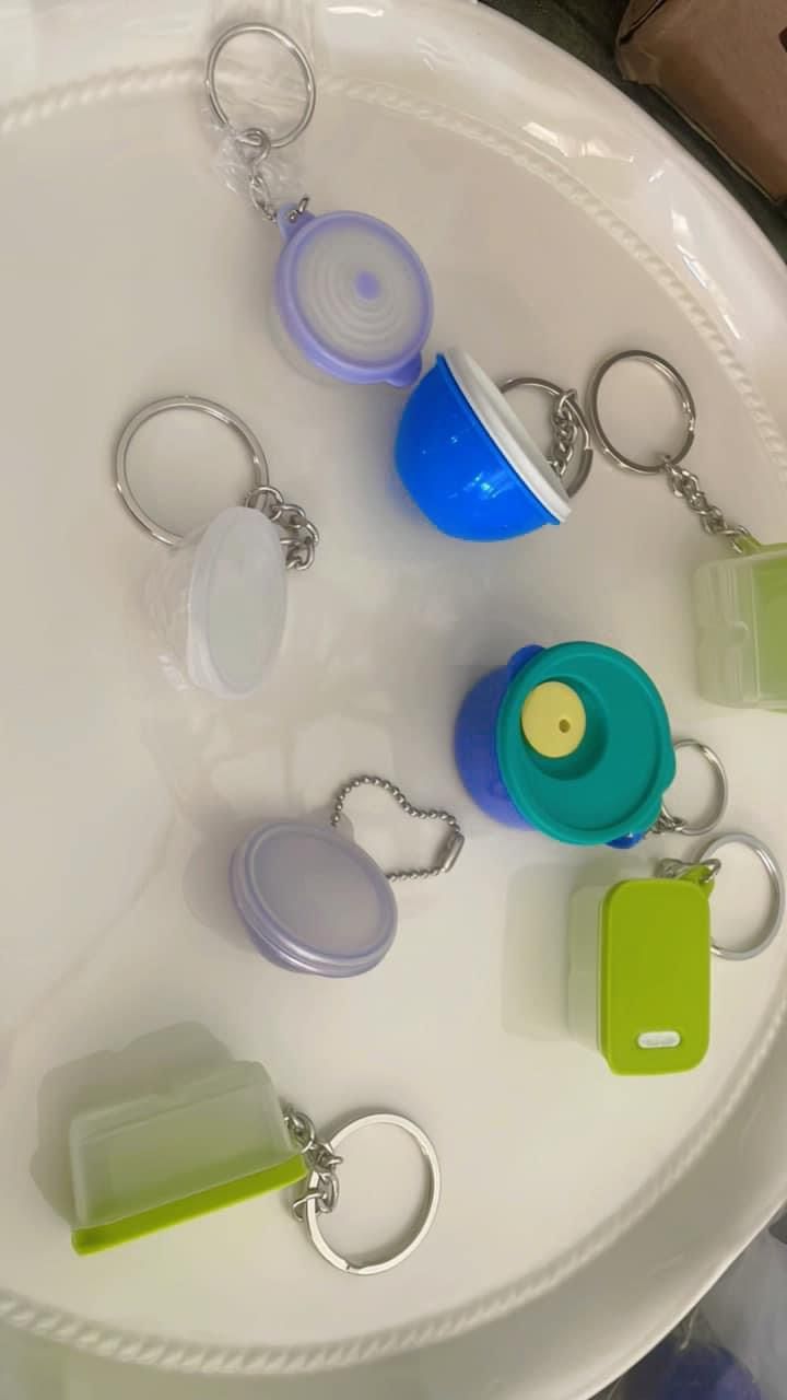 8 Llaveros Tupperware