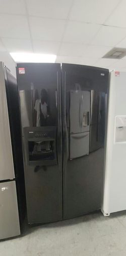 Kenmore Side-by-Side Fridge – Black, Ice & Water Dispenser