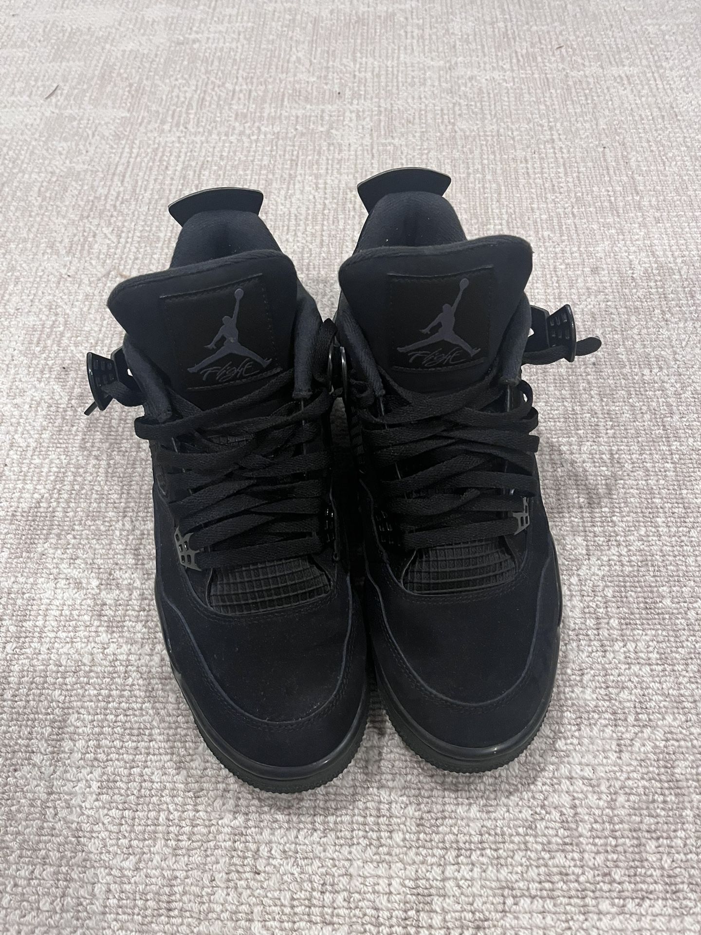black cat jordan 4