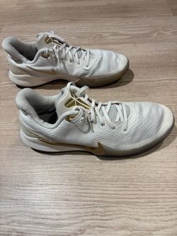 Nike Kobe Mamba Focus white & cream sneakers