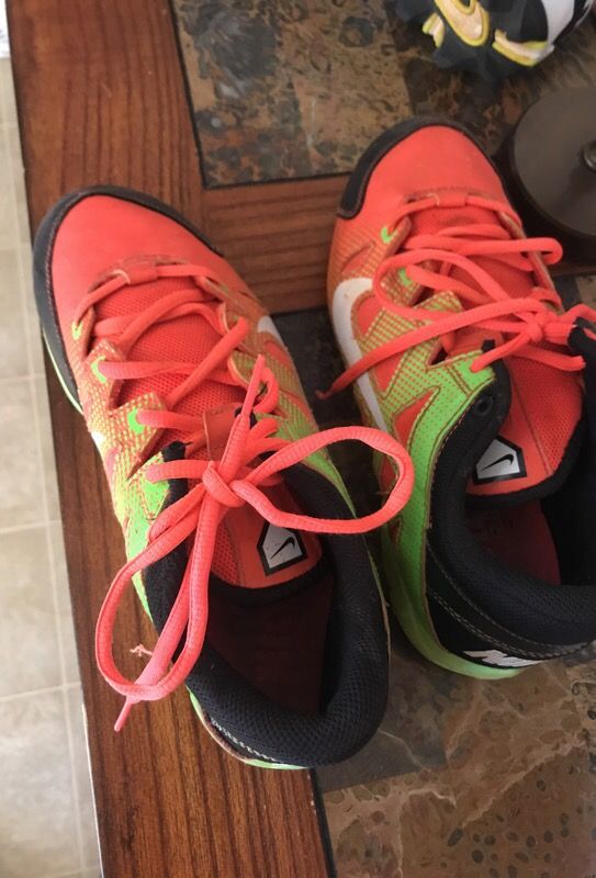 Girls Softball cleats