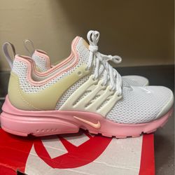 Woman’s size 8 Nike Air Presto Shoes