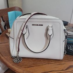 Michael KORS Ayden Medium Dome Leather Satchel