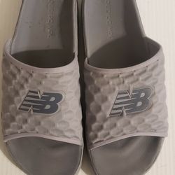 New Balance Mens Castlerock Fresh Foam Hupo'o Slide Sandals Size 12.
