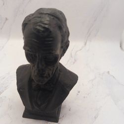 Lincoln Art Figurine 2 In Tall