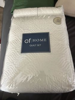 White quilt set