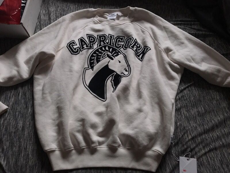 Good American Oversized Zodiac Capricorn Sweater Size 0/1