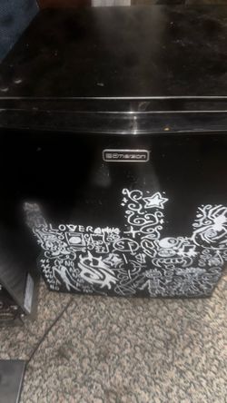 Mini fridge