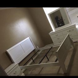 New White Queen 4pc Bedroom Set