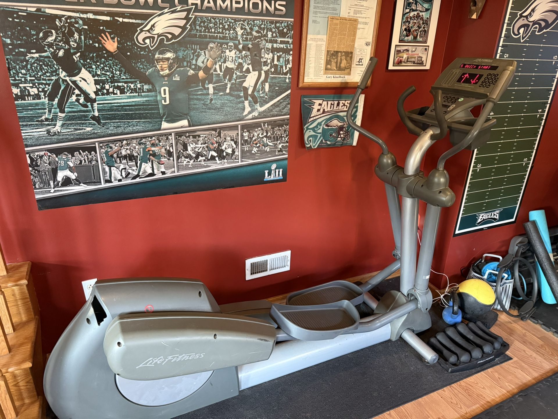 Life Fitness Elliptical  *OBO*