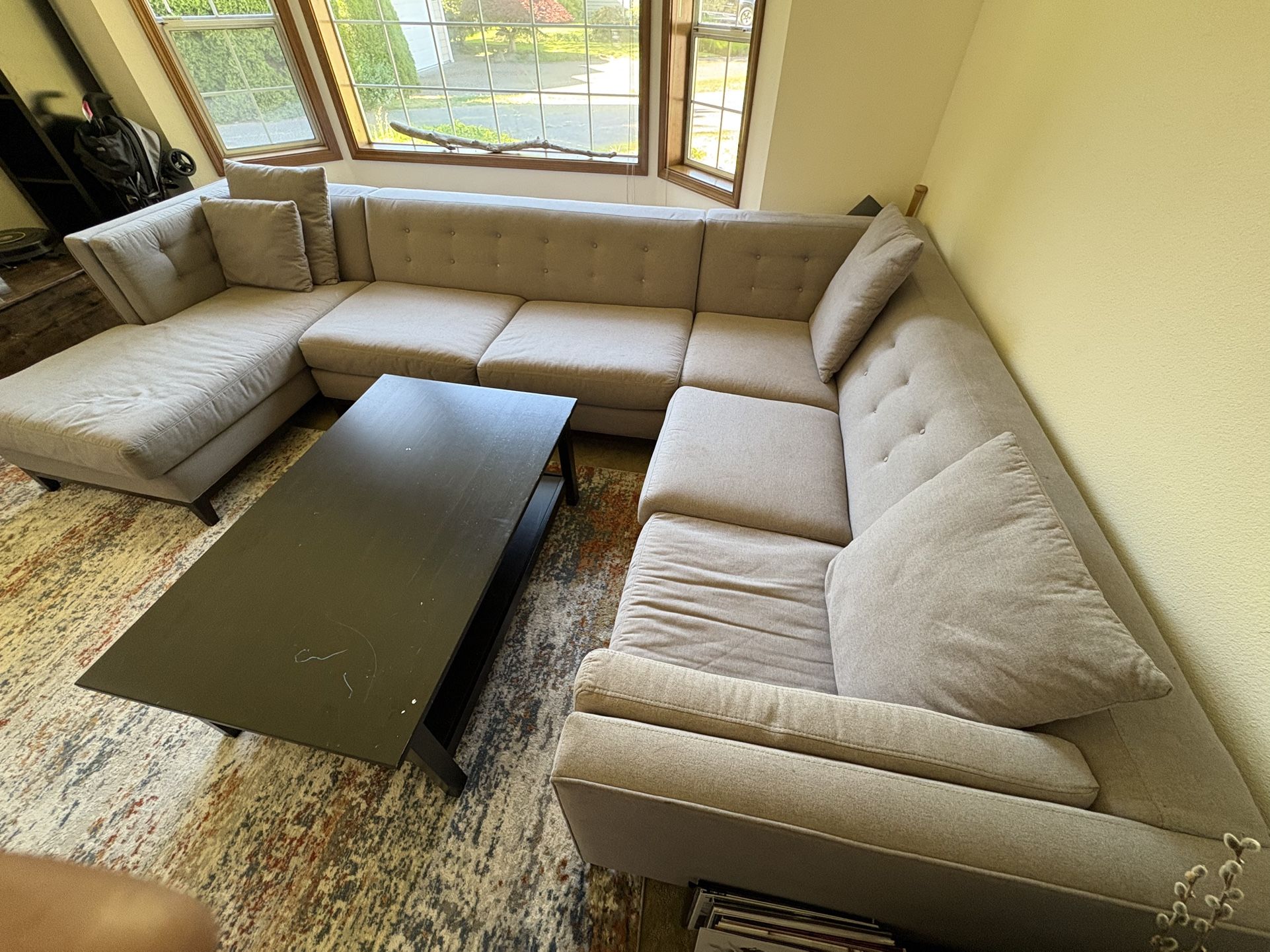 Furniture - Couch